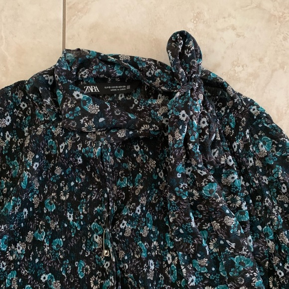Zara tie neck floral dress - Picture 2 of 3